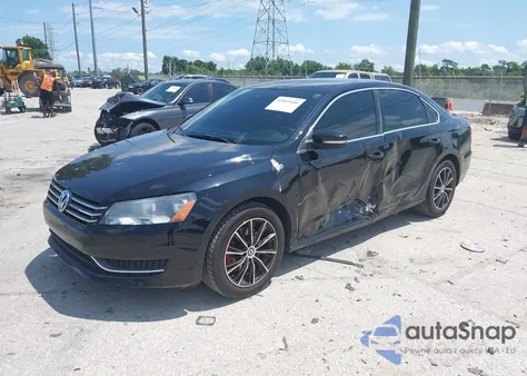 2013 Volkswagen Passat 2.5L Se z USA, uszkodzony, nr VIN 1VWBP7A30DC043938